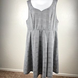 Torrid scuba skater dress houndstooth pattern